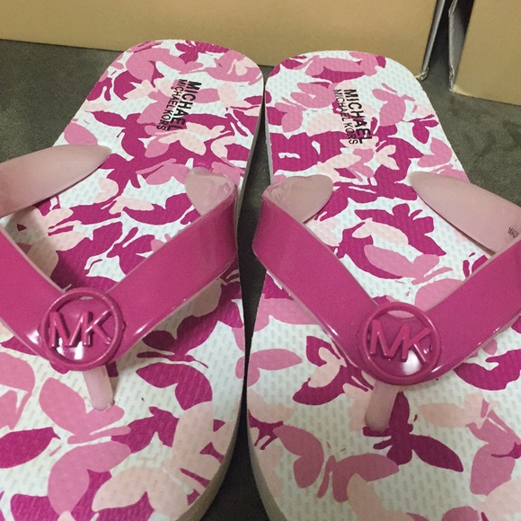 New Micheal Micheal Kors Flip Flops - Picture 7 of 8